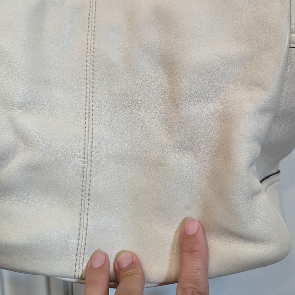 COACH East West Gallery Pleated Cream Leather Shoulder Tote Handbag - Picture 8 of 15